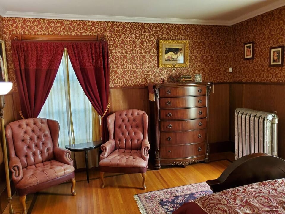 Wine Suite - Sitting Area