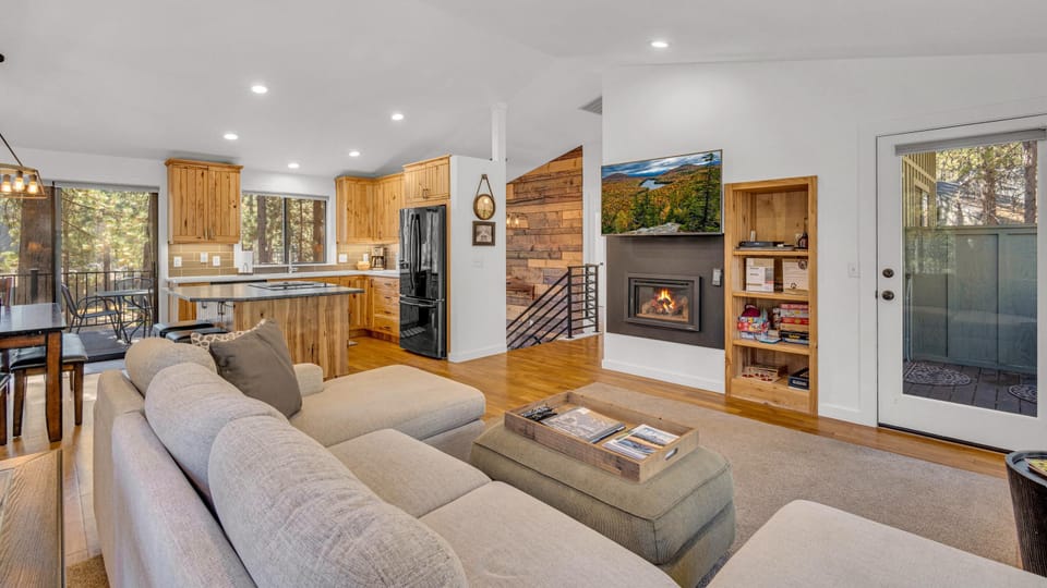 House, Multiple Beds (Diamond Peak - Unit 20) | Living area