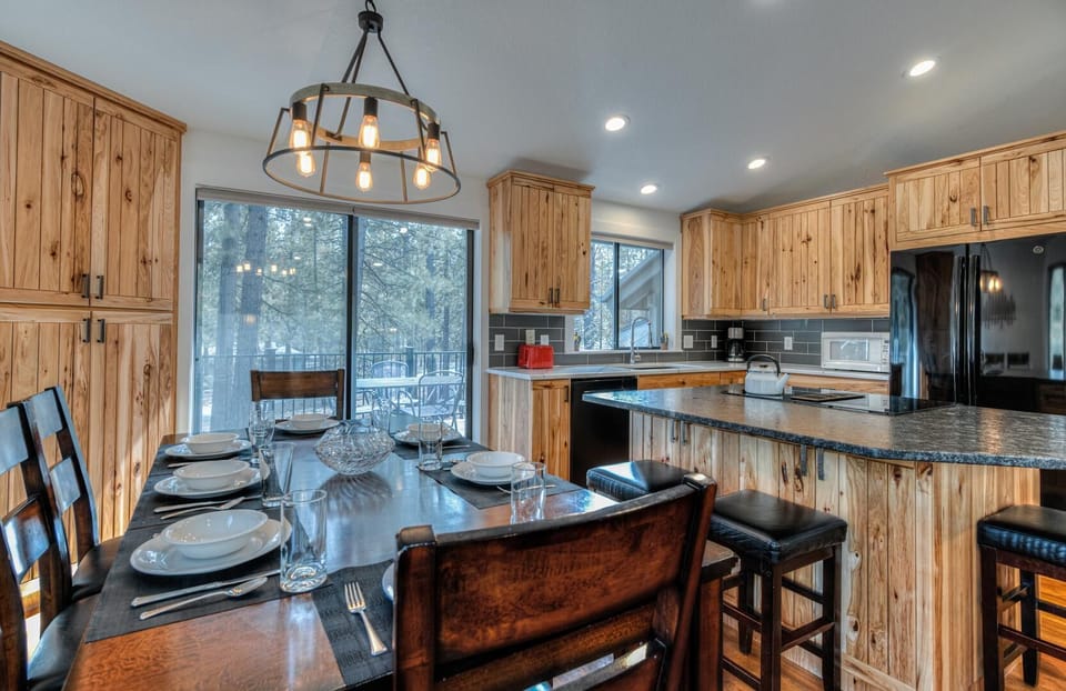 House, Multiple Beds (Diamond Peak - Unit 20) | Private kitchen | Toaster