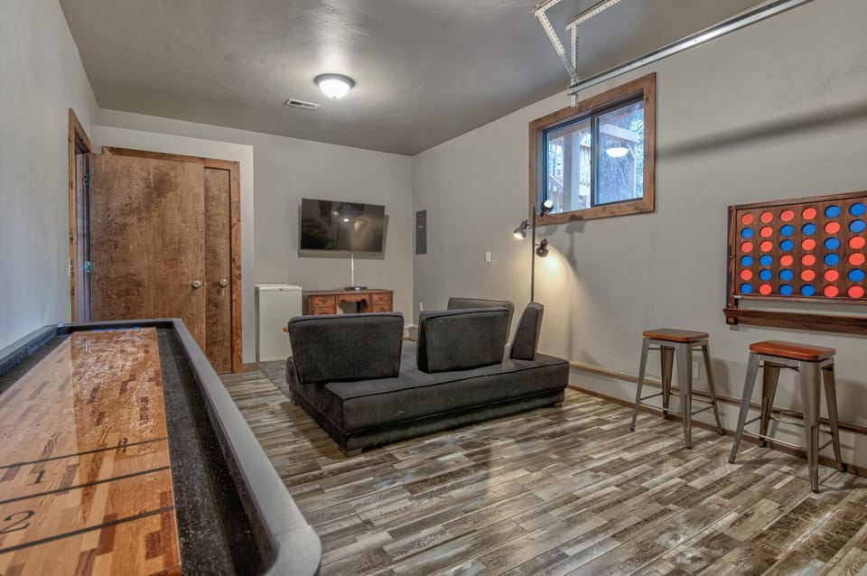 House, Multiple Beds (Lynx - Unit 3) | Interior