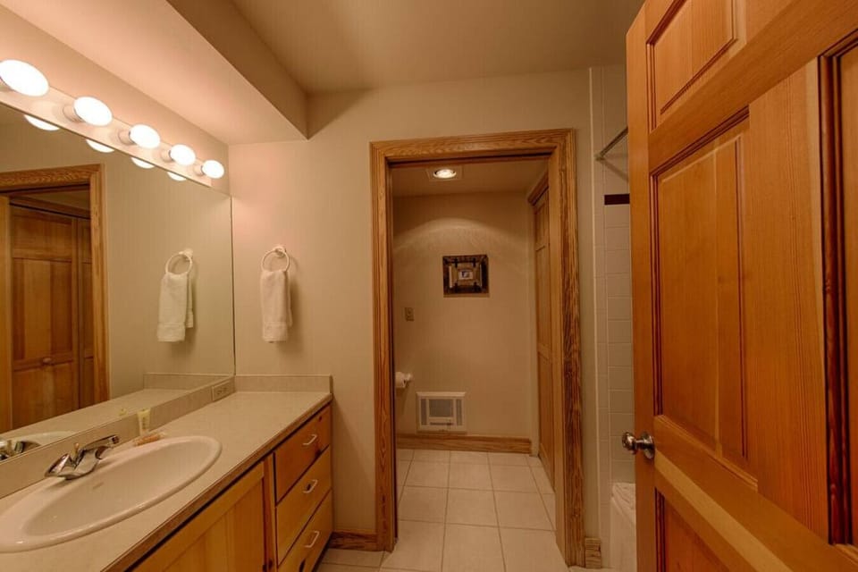 Master bathroom feat. tub/shower combo
