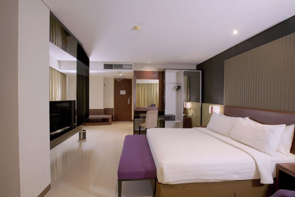 Junior Suite | Minibar, in-room safe, desk, WiFi (free)