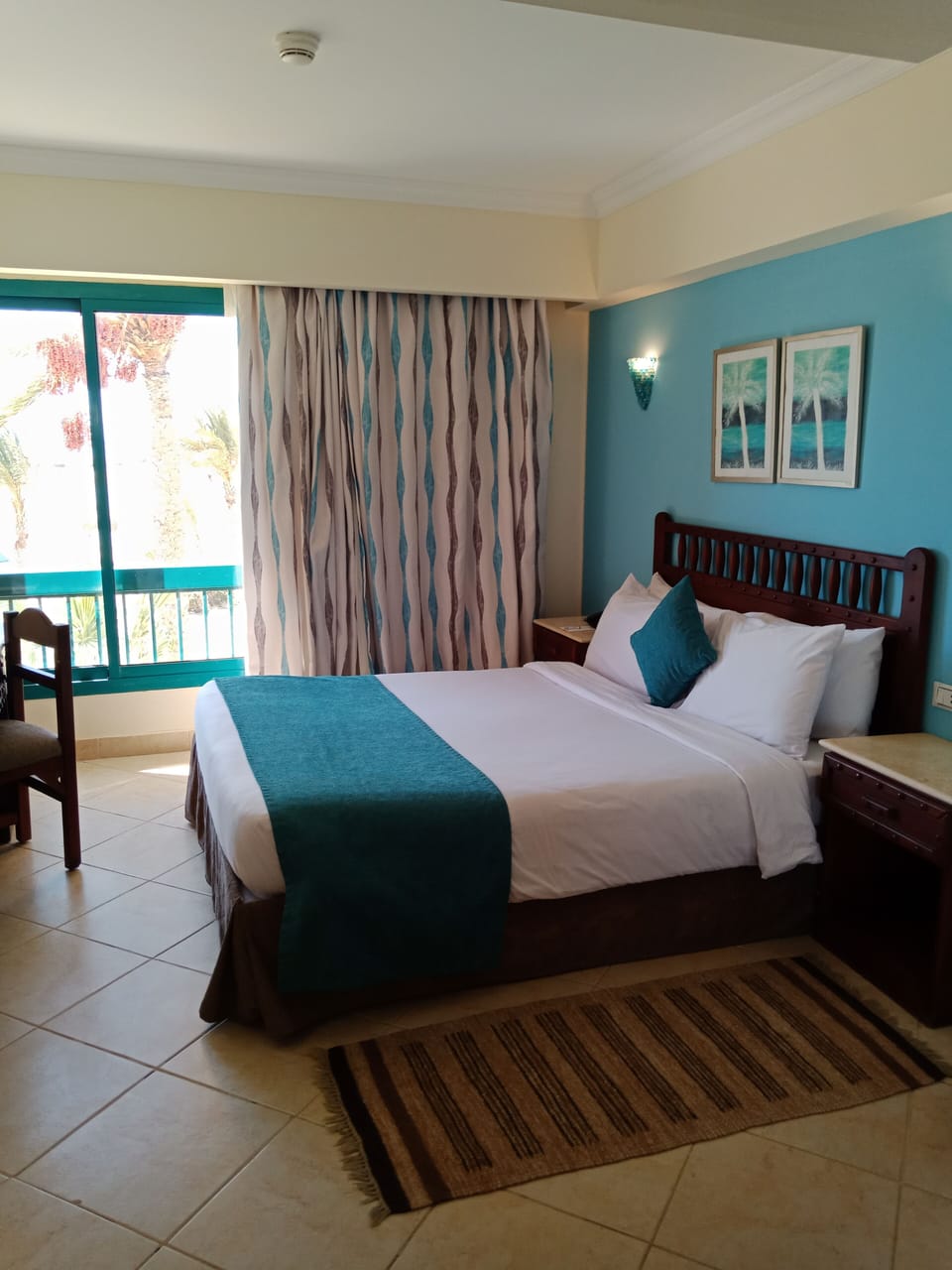 Minibar, desk, free WiFi, bed sheets
