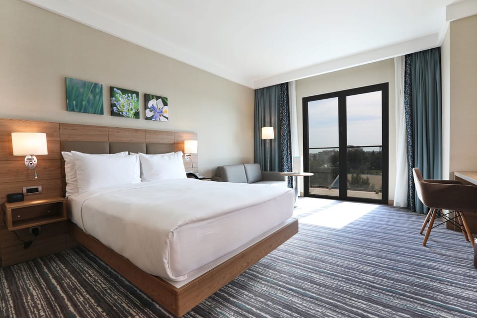 Deluxe Double Room | Iron/ironing board, free WiFi, bed sheets