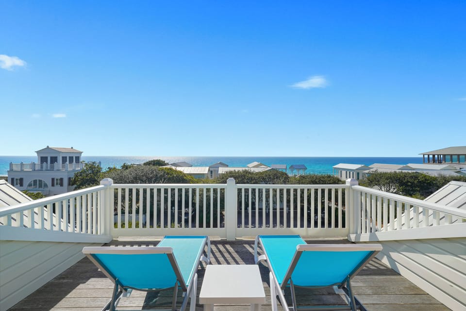 AMAZING 3RD FLOOR ROOF TOP DECK W/STUNNING GULF VIEWS