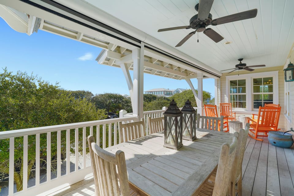 COMPLETE W/OUTDOOR DINING AND ROCKERS FOR FOUR