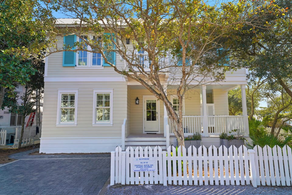 FRONT ENTRANCE W/OUTDOOR SHOWER & PORCH