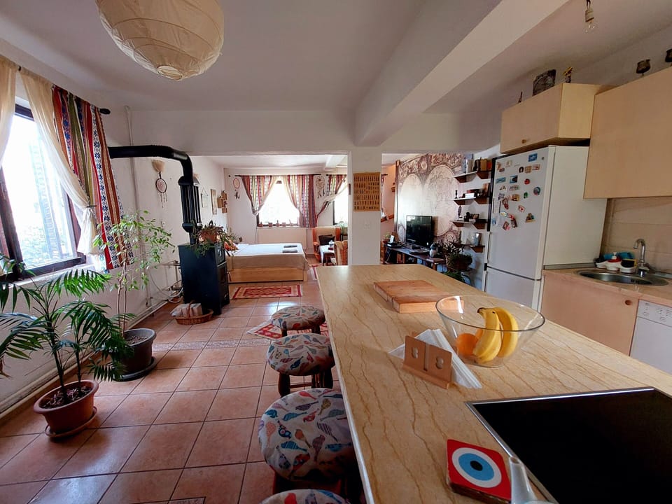 Studio | Dining