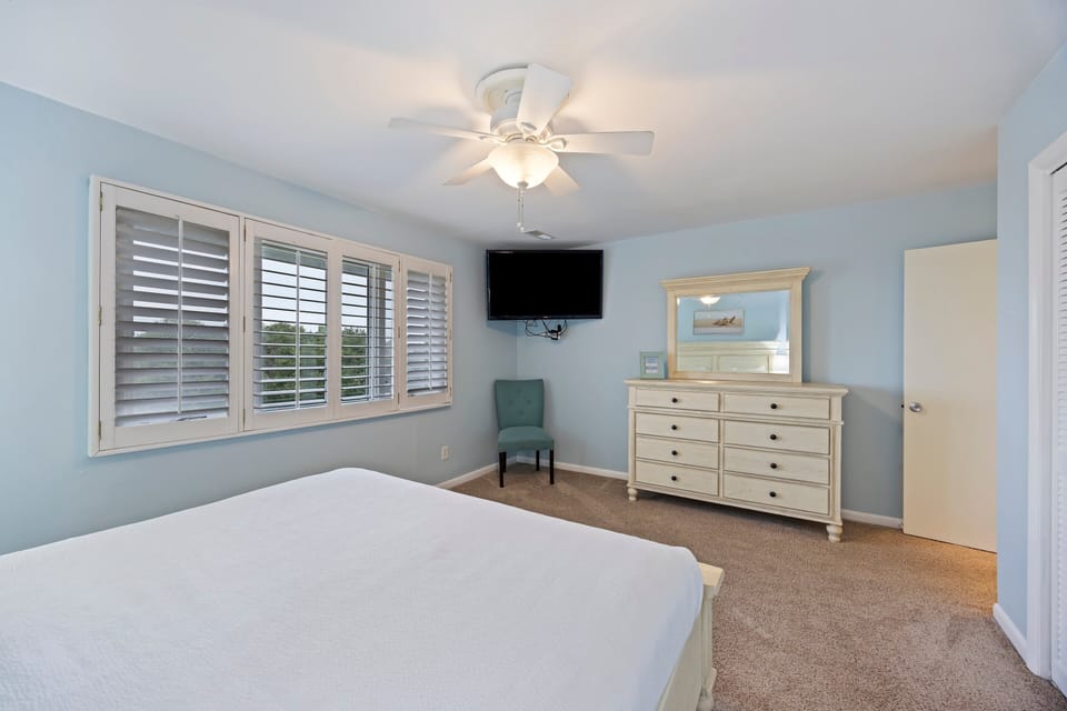 Bedroom 3: Master, King, TV, Private Bathroom, Second Floor
