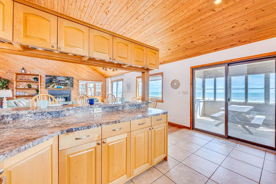 10-Surf-Or-Sound-Realty-985-Seashella-Kitchen-3