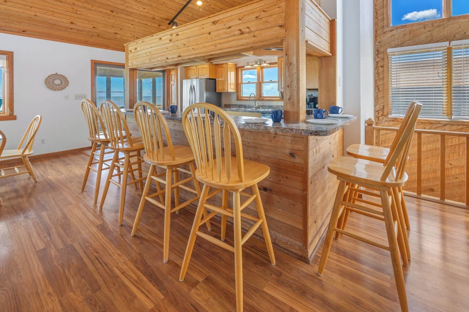 Surf or Sound Realty - 985 - Seashella - Dining Area -4