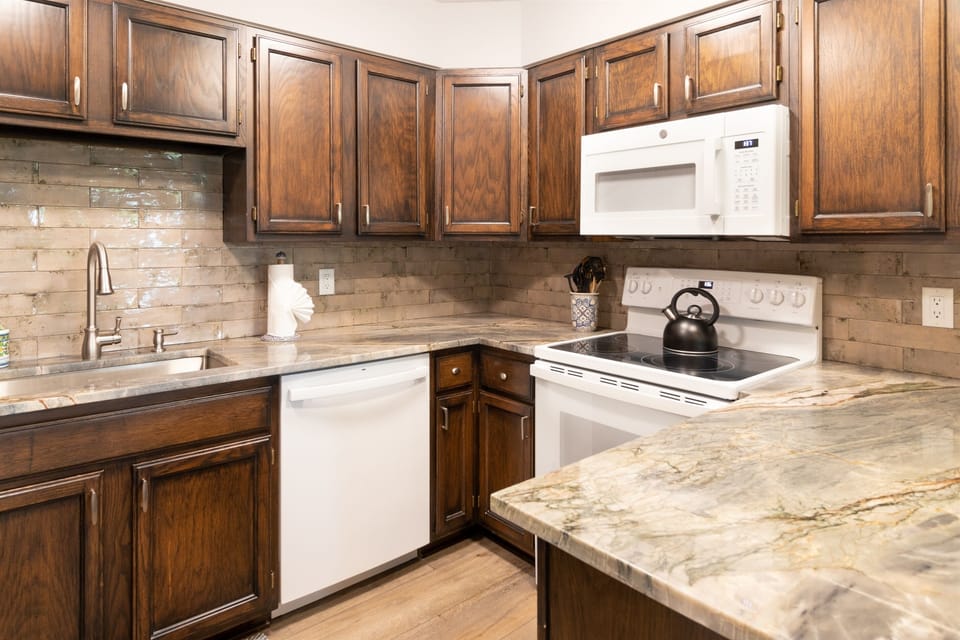 Full Kitchen