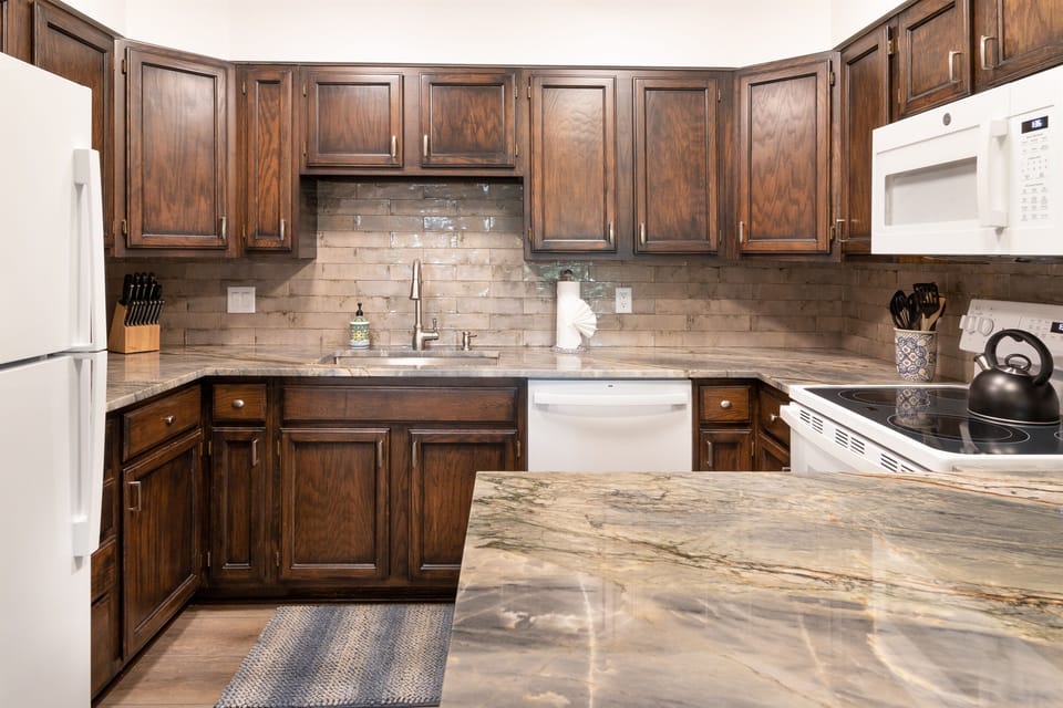 Full Kitchen
