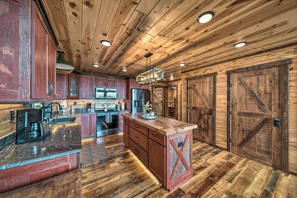 Kitchen | Fully Equipped w/ Cooking Essentials