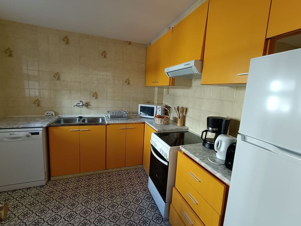 Cabinetry, Furniture, Property, Countertop, Kitchen Sink, Kitchen Appliance, Drawer, Kitchen, Kitchen Stove, Home Appliance