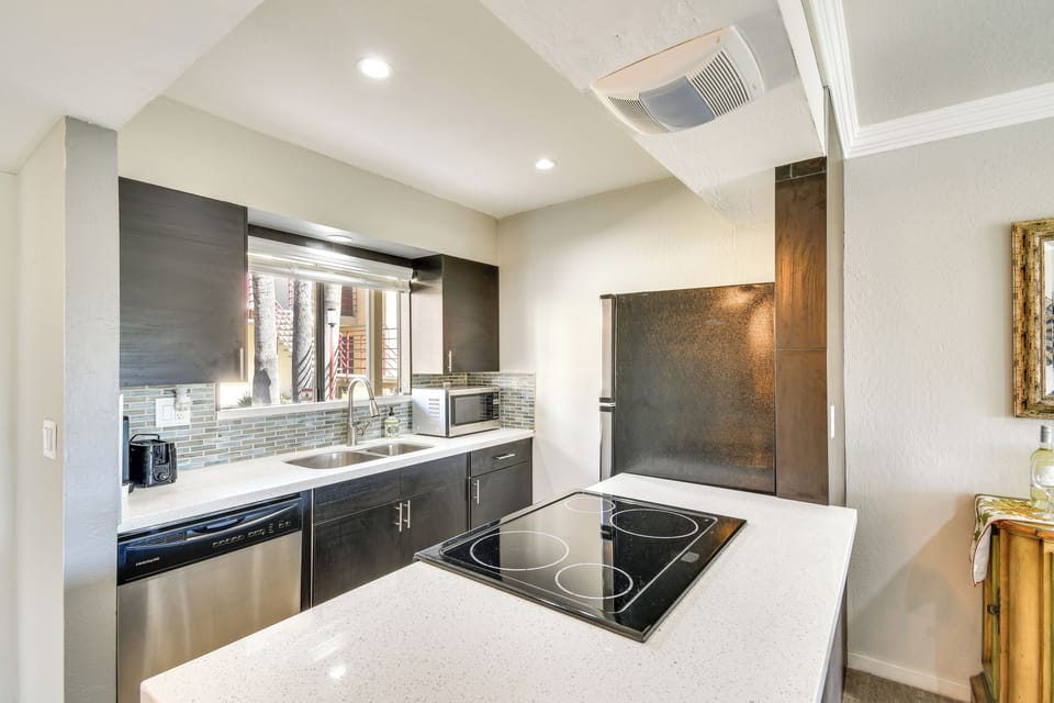 Kitchen | Fully Equipped w/ Cooking Essentials