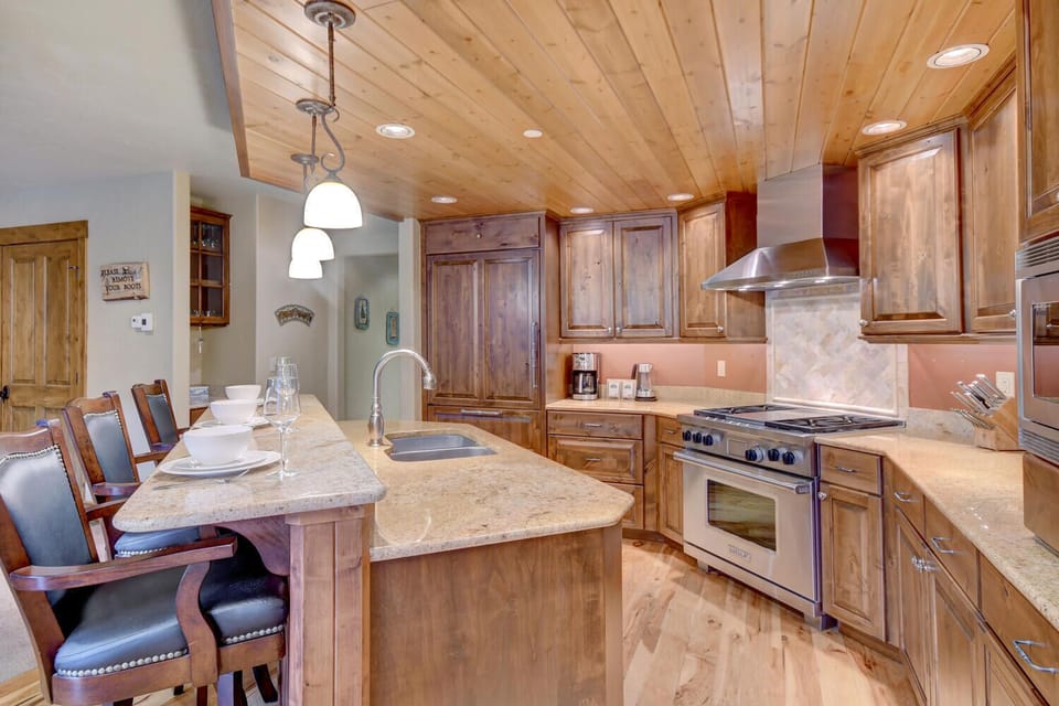 Fully Equipped Chef's Kitchen