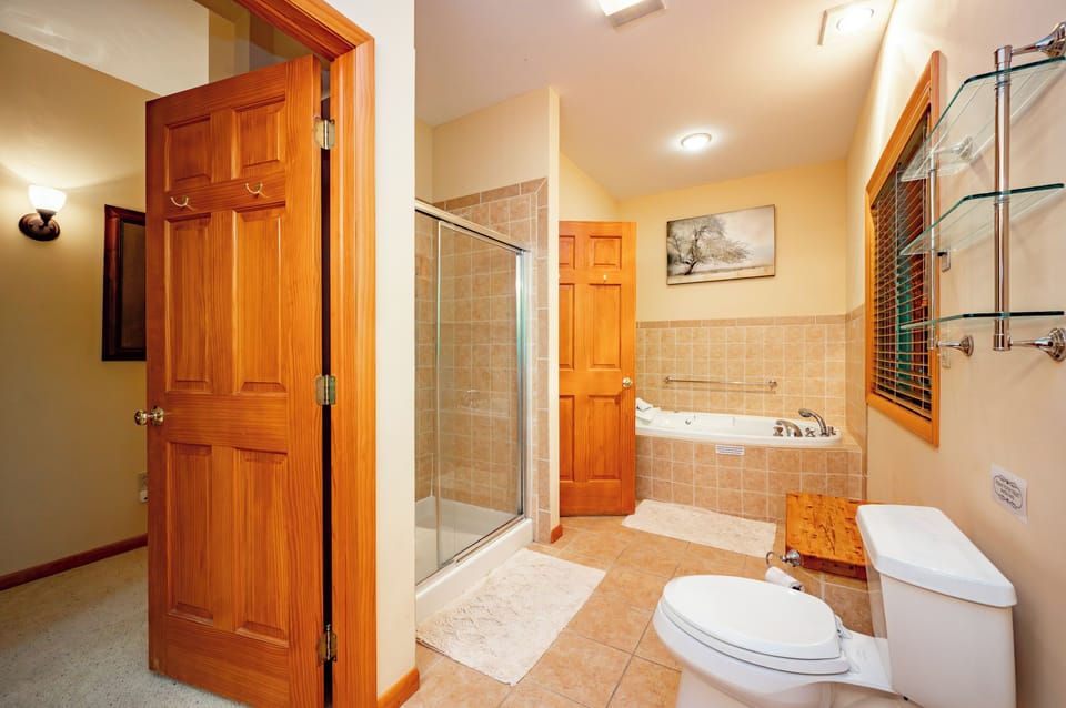 Main Level Shared Bath
