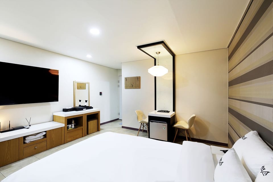 Standard Room (Free Breakfast for 2, except Monday) | Hypo-allergenic bedding, down comforters, desk, blackout drapes