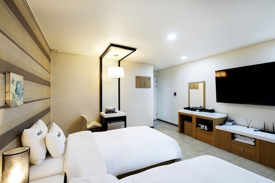 Standard Twin Room (Free Breakfast for 2, except Monday) | Hypo-allergenic bedding, down comforters, desk, blackout drapes