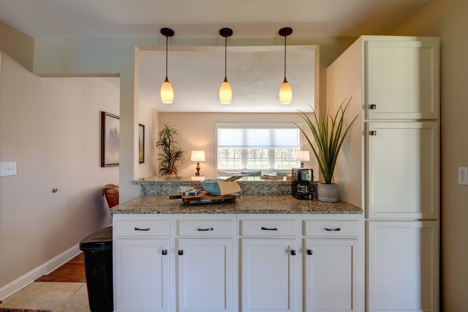 Additional photo of kitchen