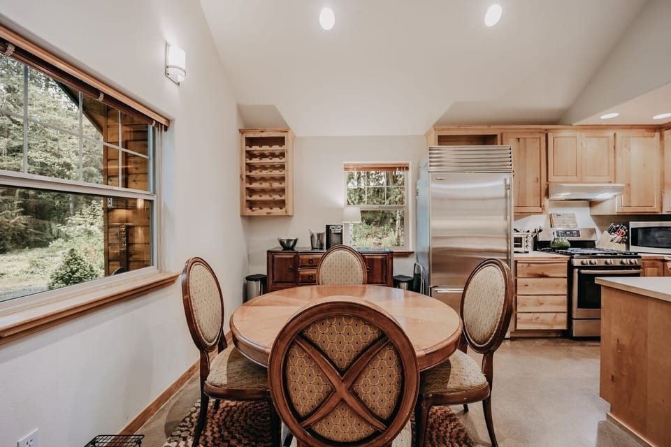 Dining Room, Dining Table, Furniture, Indoors, Table