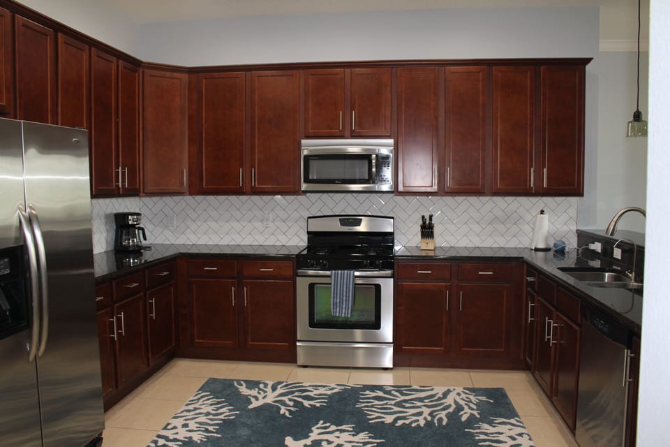 Spacious, fully-equiped kitchen. 
