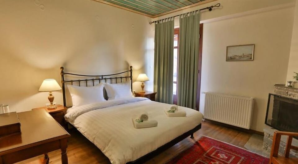 Deluxe Double Room, 1 Bedroom | Soundproofing, free WiFi, bed sheets