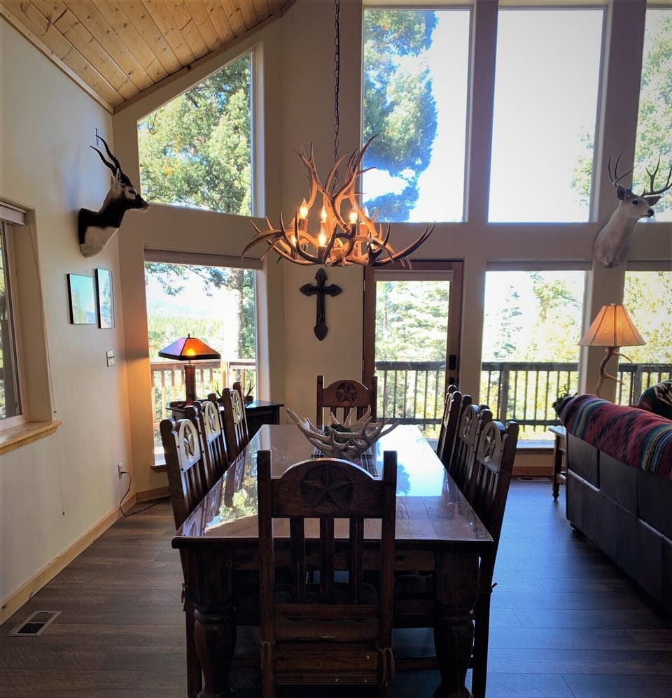 Grand dining room table that can seat up to 8 guests 