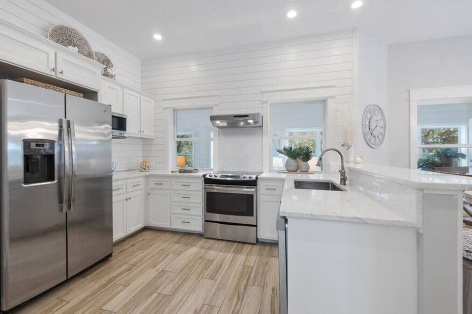 Saltseeker- Entire home has been recently updated, including the kitchen