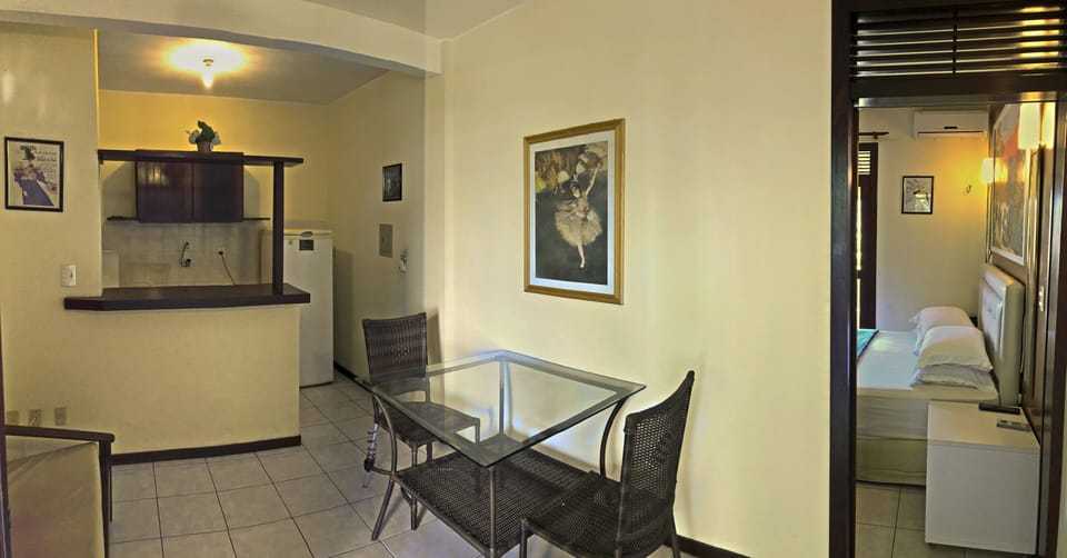 Classic Apartment | In-room dining