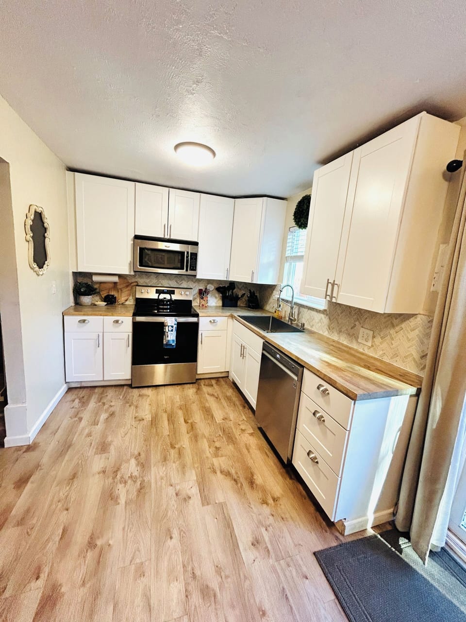  Full kitchen w/ appliances, cooking ware and cups plates etc