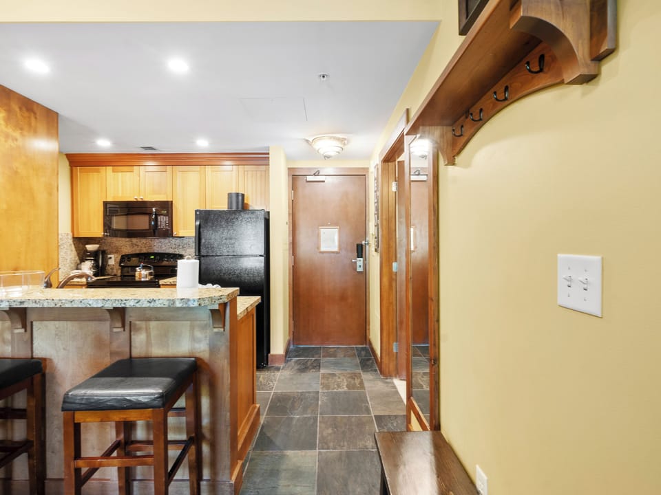 Kitchen / Entry