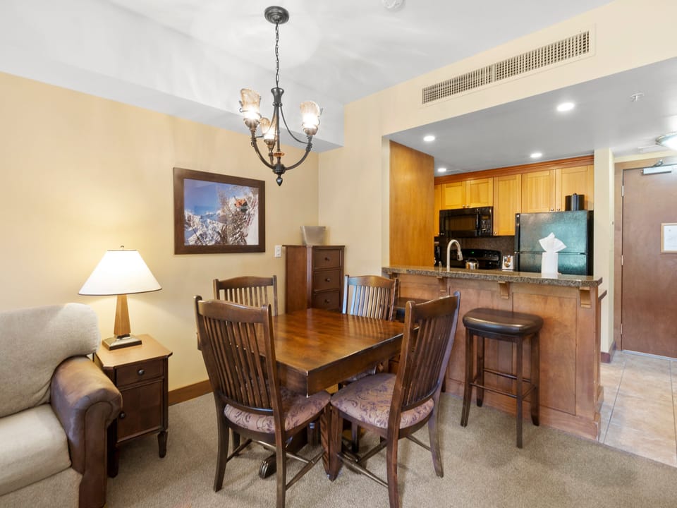 Dining Table / Kitchen