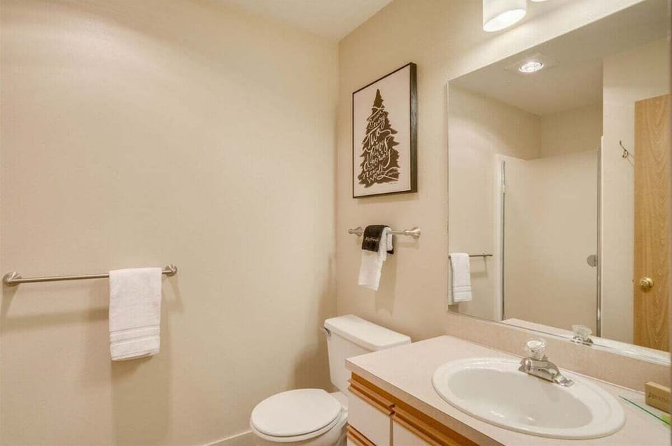 A sparkling clean bathroom.