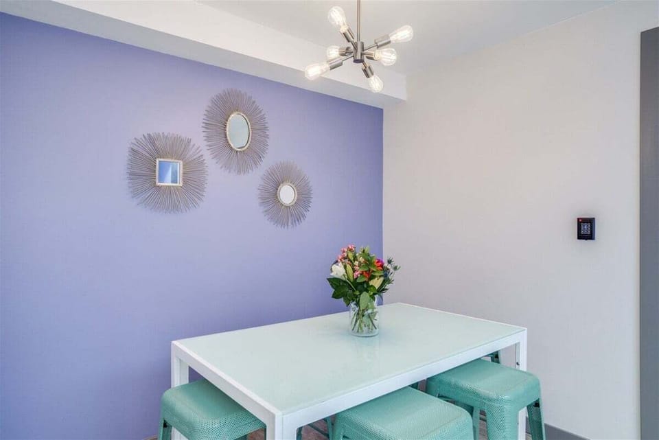 Fresh colors set the right mood.