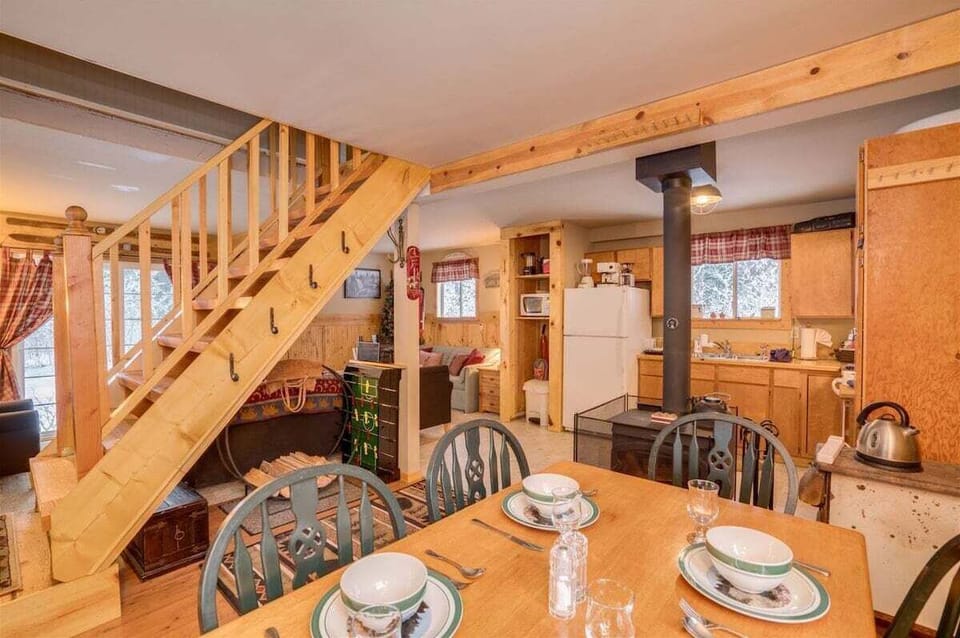 Relax in this home's cozy accommodations and forget the noise of the city