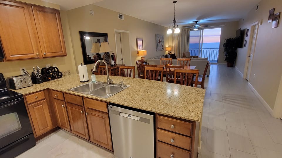 Kitchen, Dining & Living Area Gulf Front