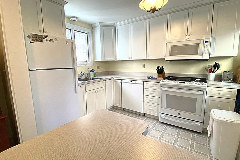 Dine in for Breakfast in the full kitchen