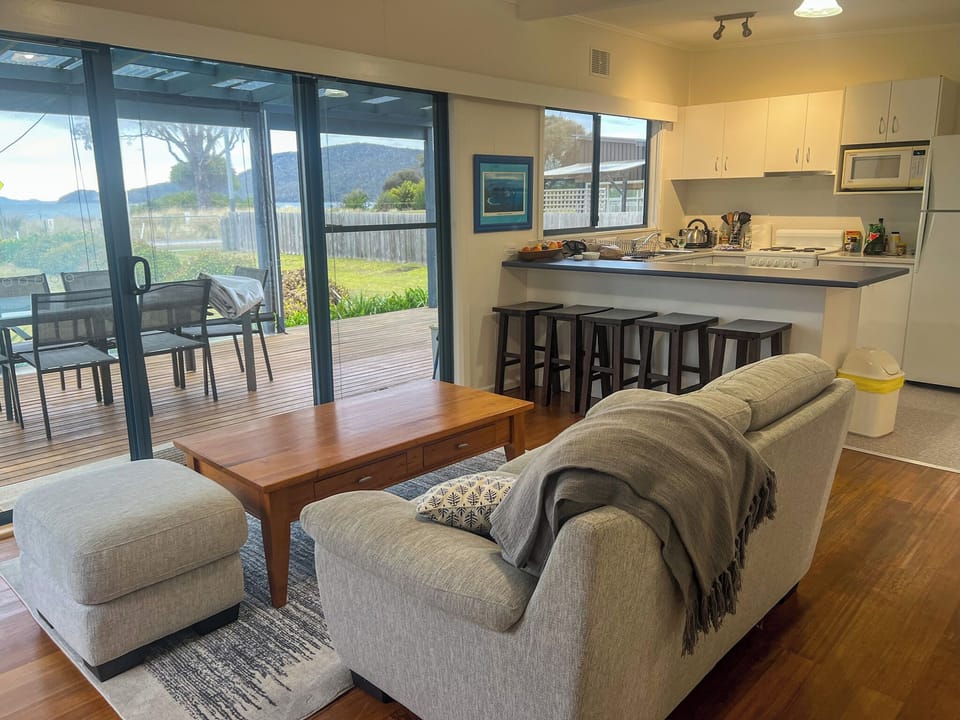 Lounge/Kitchen