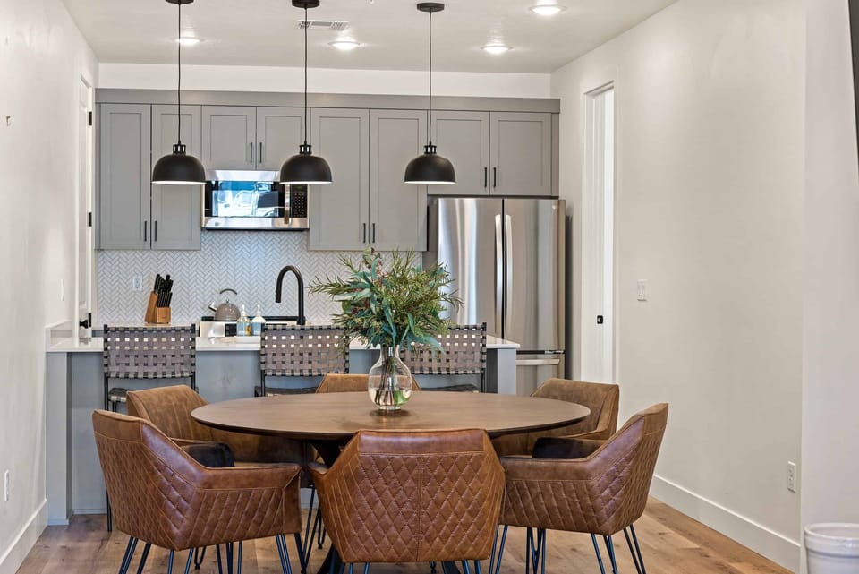 Condo, 3 Bedrooms | Dining