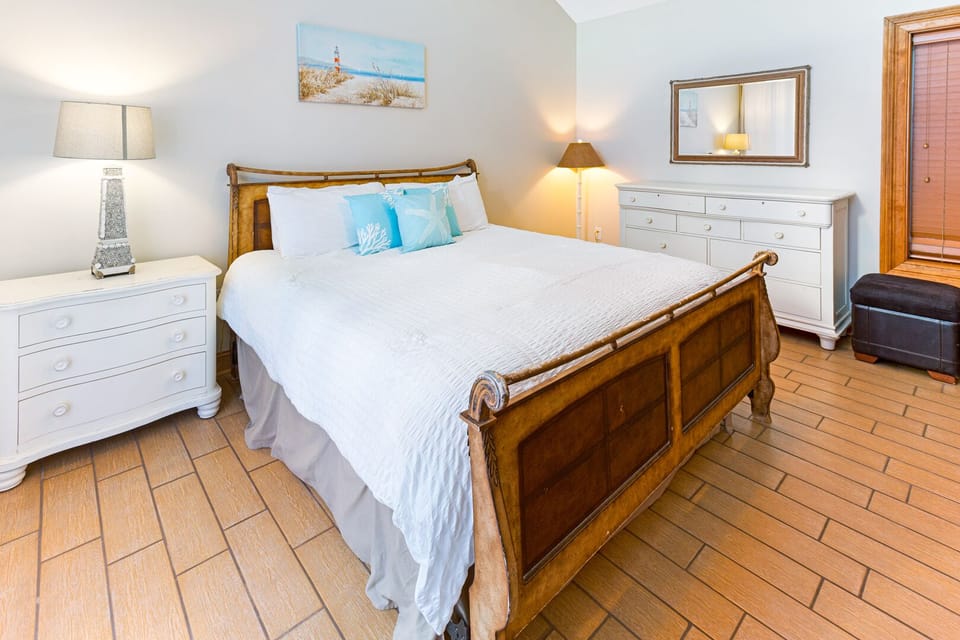 Primary king bedroom 1