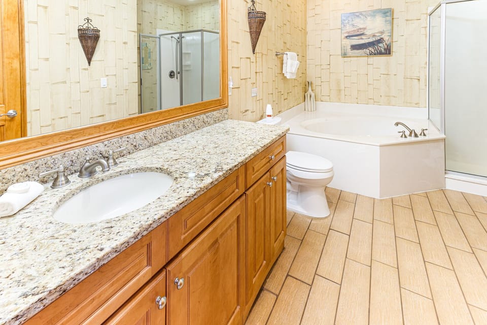 Full bathroom 1 attached to primary king bedroom