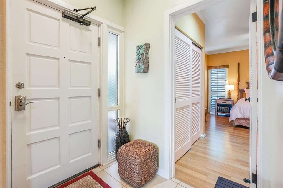 Front Entrance, 1st Floor