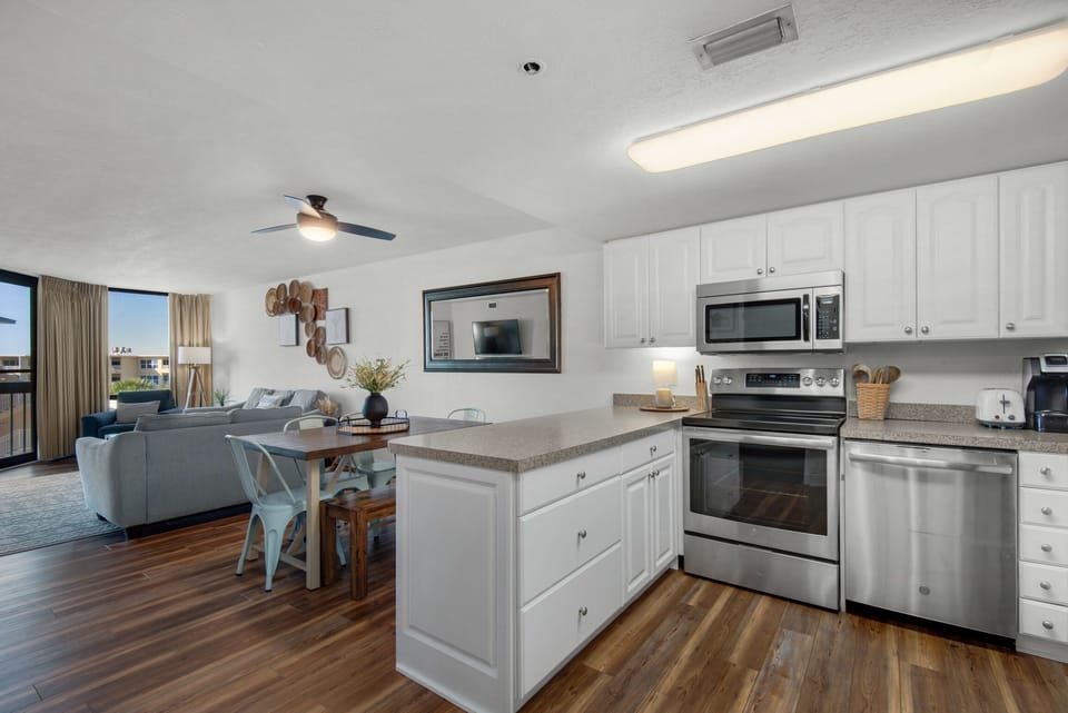 Kitchen has plenty of counter space
