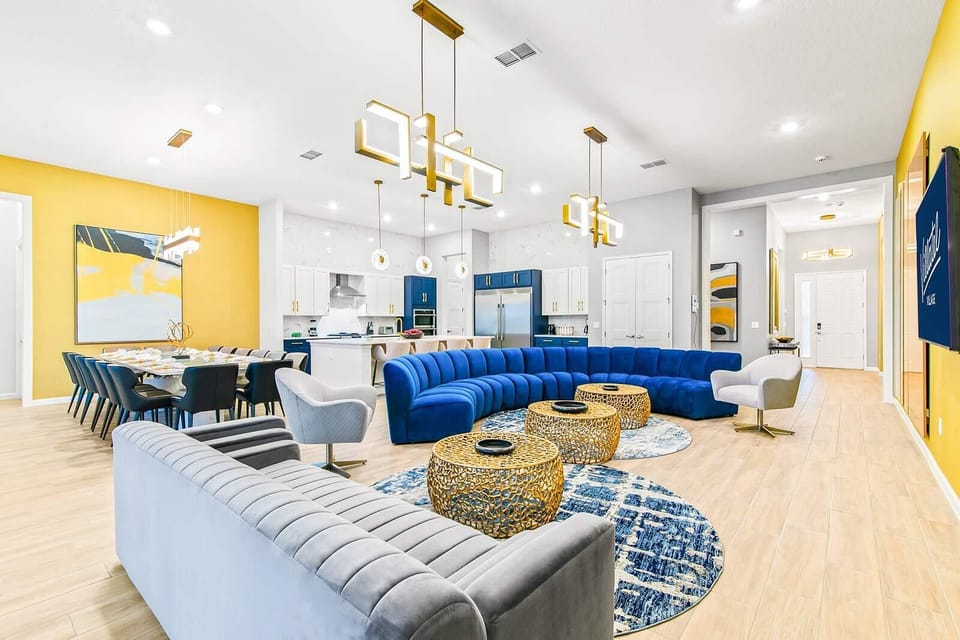 Living Room *Highlight*