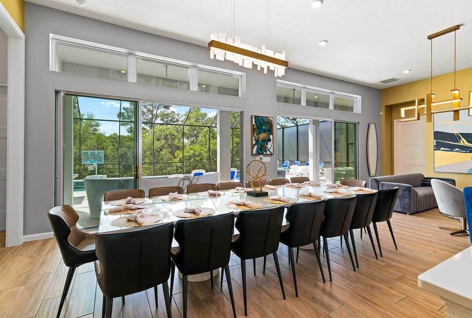 Dining Room *Highlight*