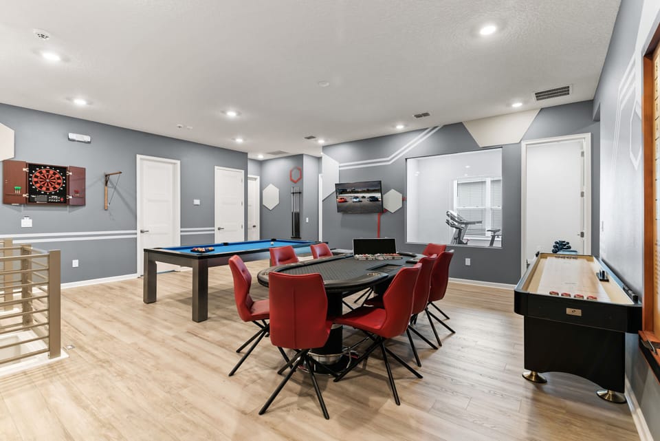 Loft w/ Pool Table, Shuffleboard & Xbox