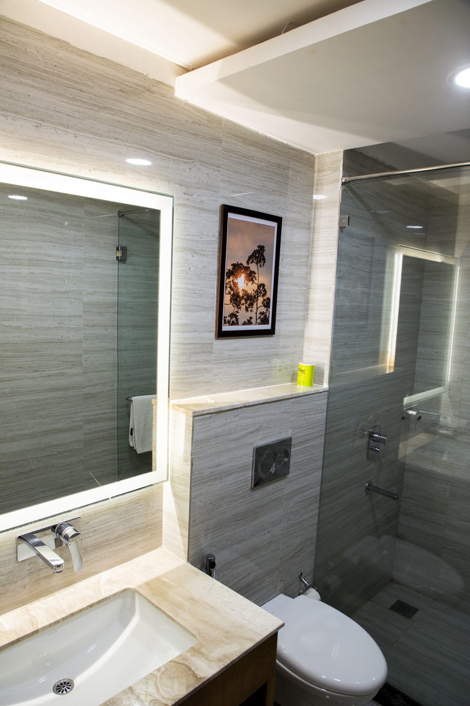 Premium Room | Bathroom | Shower, free toiletries, towels