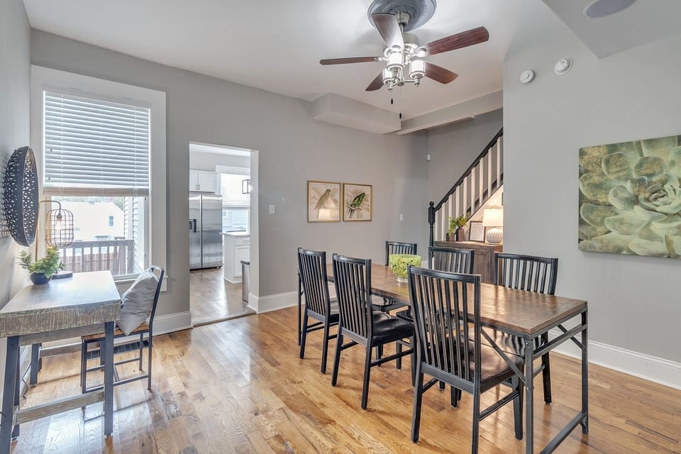 House, 2 Bedrooms | Dining